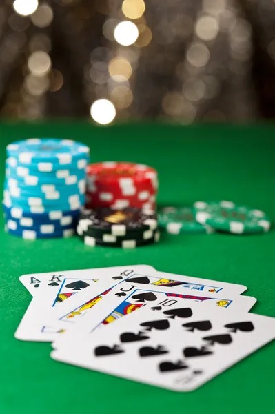 Live Dream Gaming dealer table with multi-camera feed on idslot